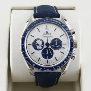 Alternative view of Omega Speedmaster Anniversary Series Co-Axial Master Chronometer Chronograph 42mm 310.32.42.50.02.001 "Silver Snoopy Award"